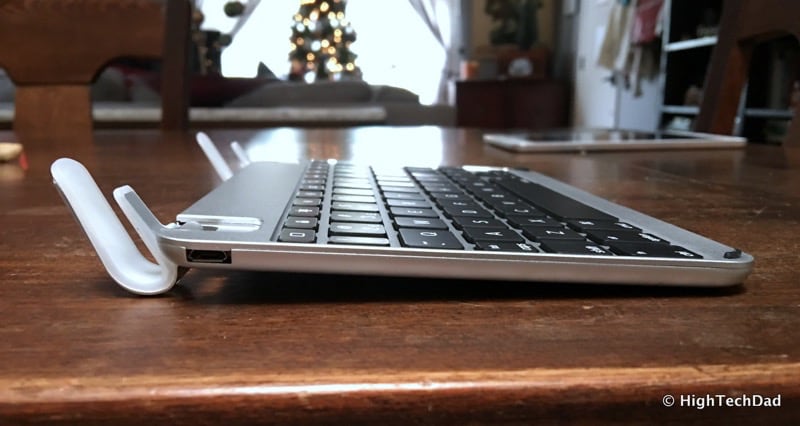 HTD Brydge Keyboard - side no iPad