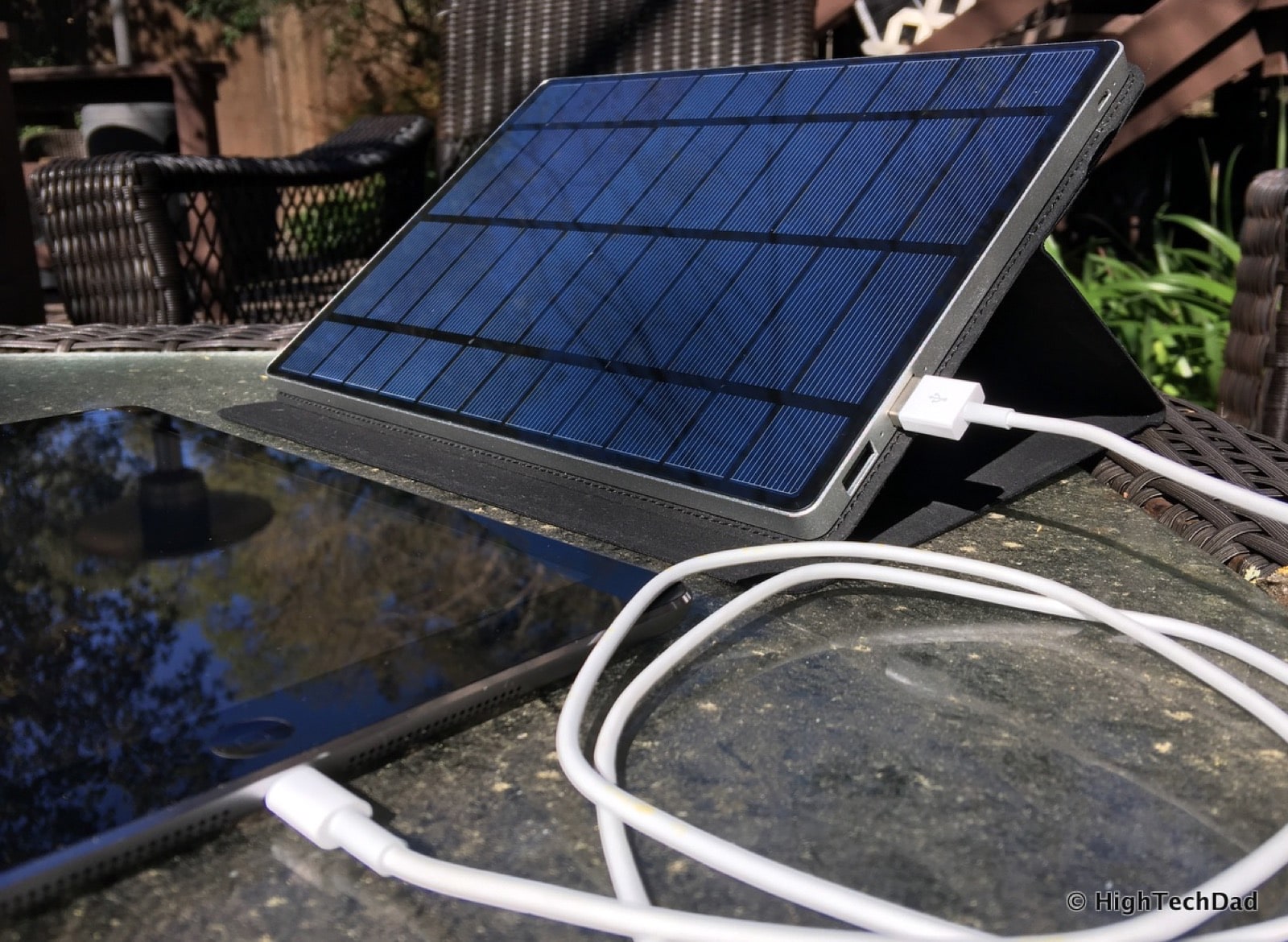 HTD Solartab - charging an iPad