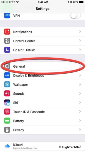 HTD Tip - Disable this setting to enable snazzy background & effect on iMessage in iOS 10 - General settings