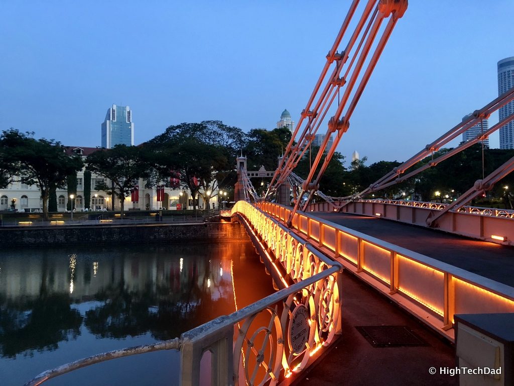 HTD Apple iPhone X - Singapore at night