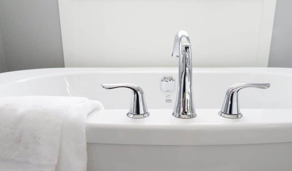 HighTechDad Sleep Tips & California Design Den Sheets - bath tub