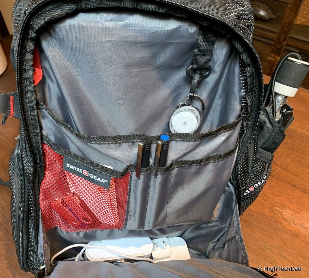 HighTechDad Swissgear 5358 USB ScanSmart Backpack Review - front pocket