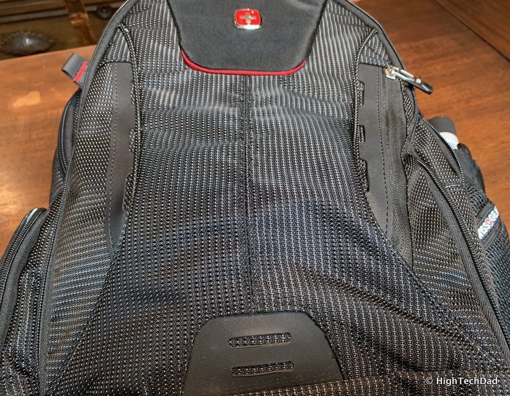 HighTechDad Swissgear 5358 USB ScanSmart Backpack Review - materials