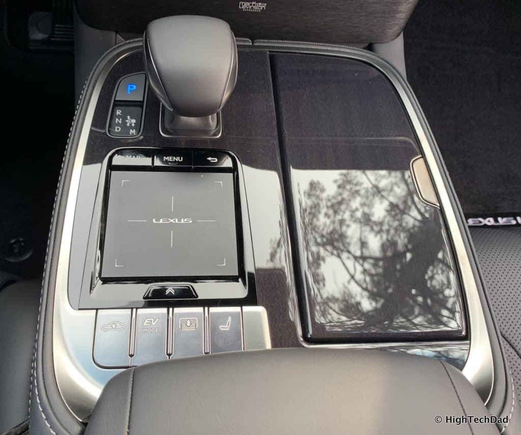 HighTechDad 2019 Lexus LS-500h review - remote TouchPad