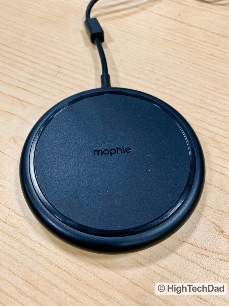 HighTechDad Review Mophie Charge Stream Desk Stand - "puck" mode