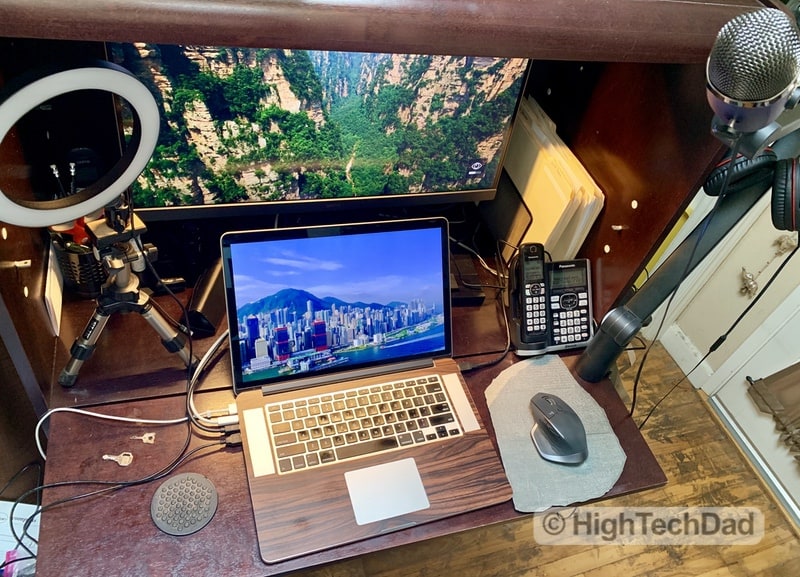 HighTechDad BenQ PD2700U monitor review - small workspace