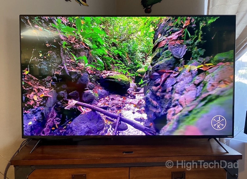 High-Resolution 4K TV With Smart Functions 