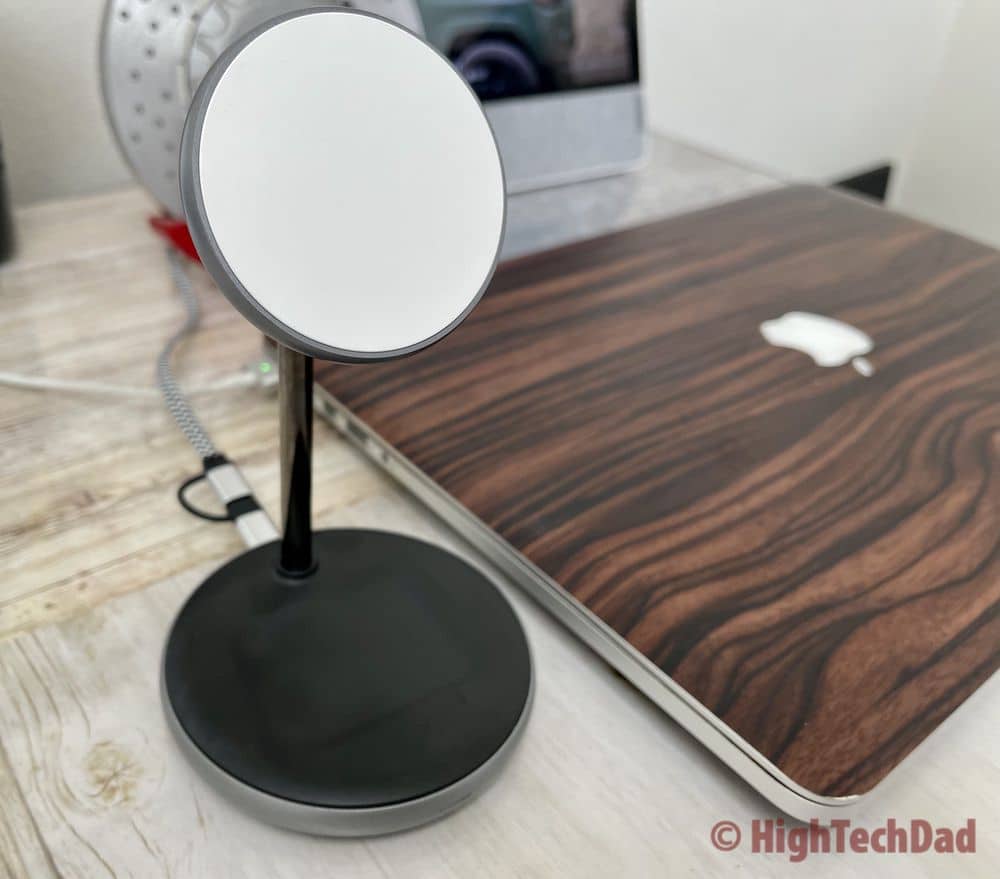 Elegant and simple design - HyperJuice Magnetic Wireless Charging Stand - HighTechDad review 