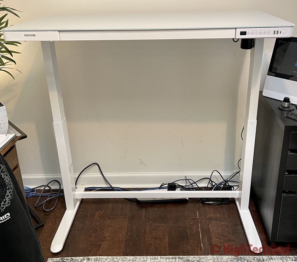 In the standing position - Flexispot Standing Desk Comhar EG8 - HighTechDad review