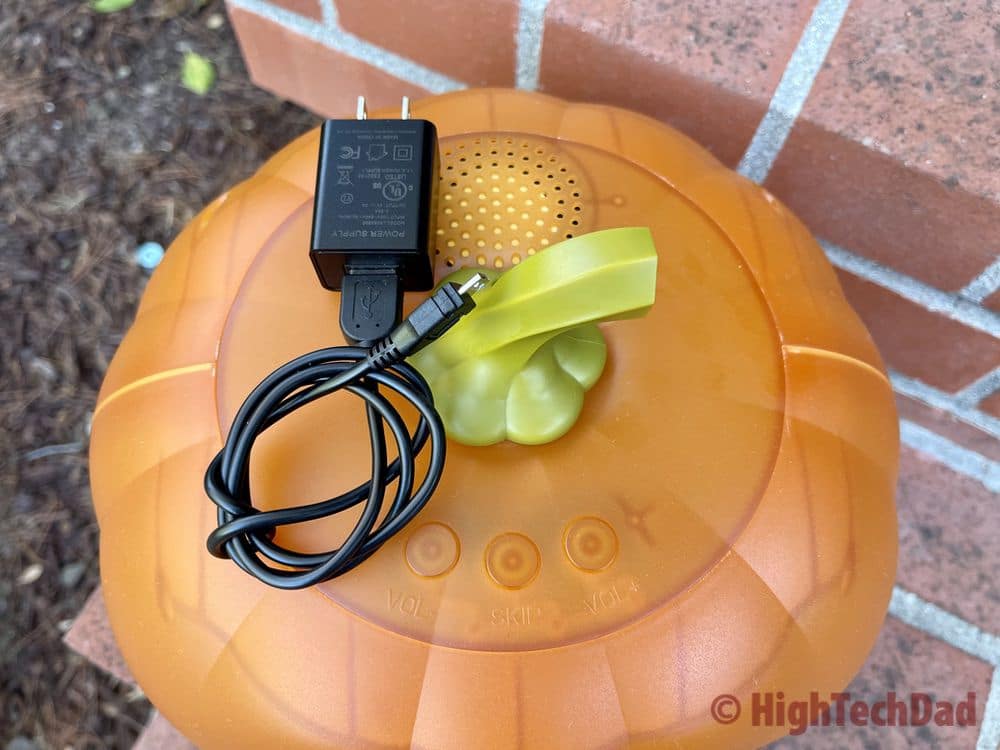 The power cord - Jabberin' Jack Pumpkin - HighTechDad review