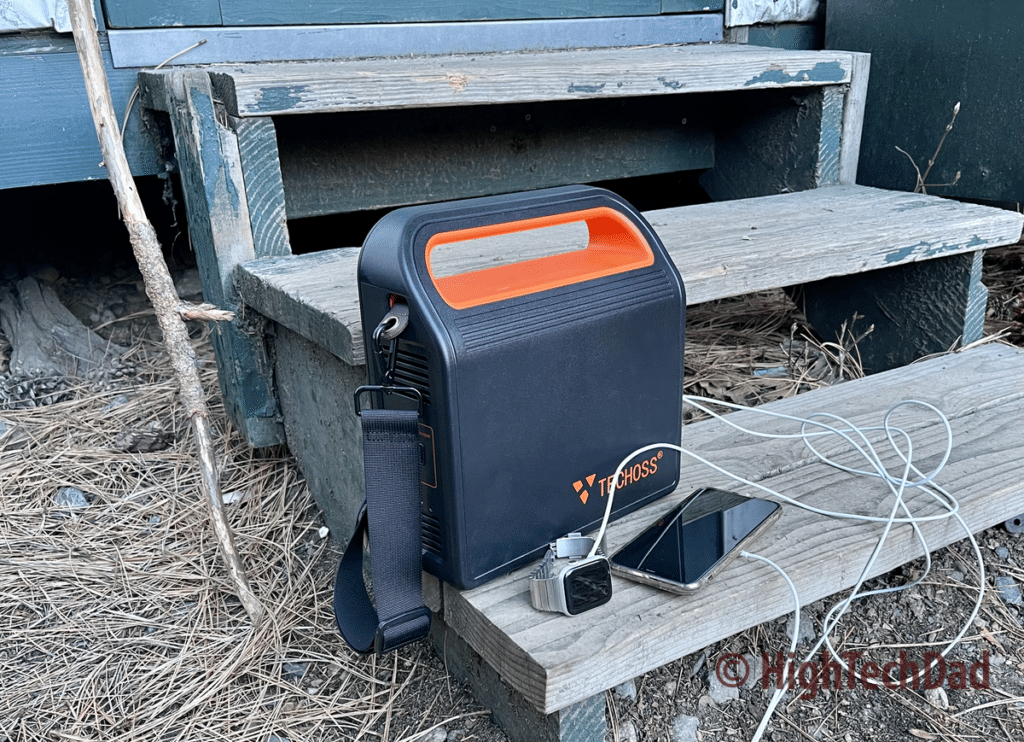 HighTechDad Review - TECHOSS P300W Portable Power Station