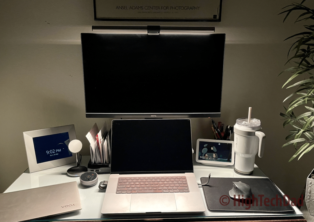 BenQ Screenbar Halo Desktop Lamp is EASY ON THE EYES Short