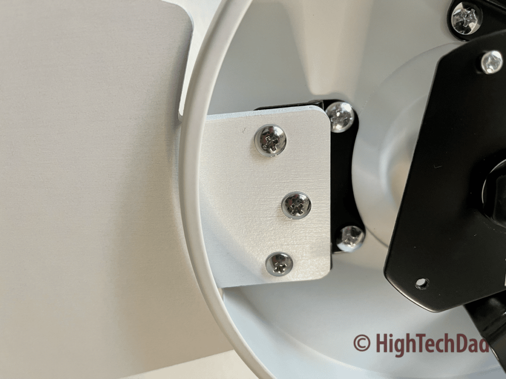 Fan blades screwed in  - Smafan smart fan 48" Trendsetter - HighTechDad review