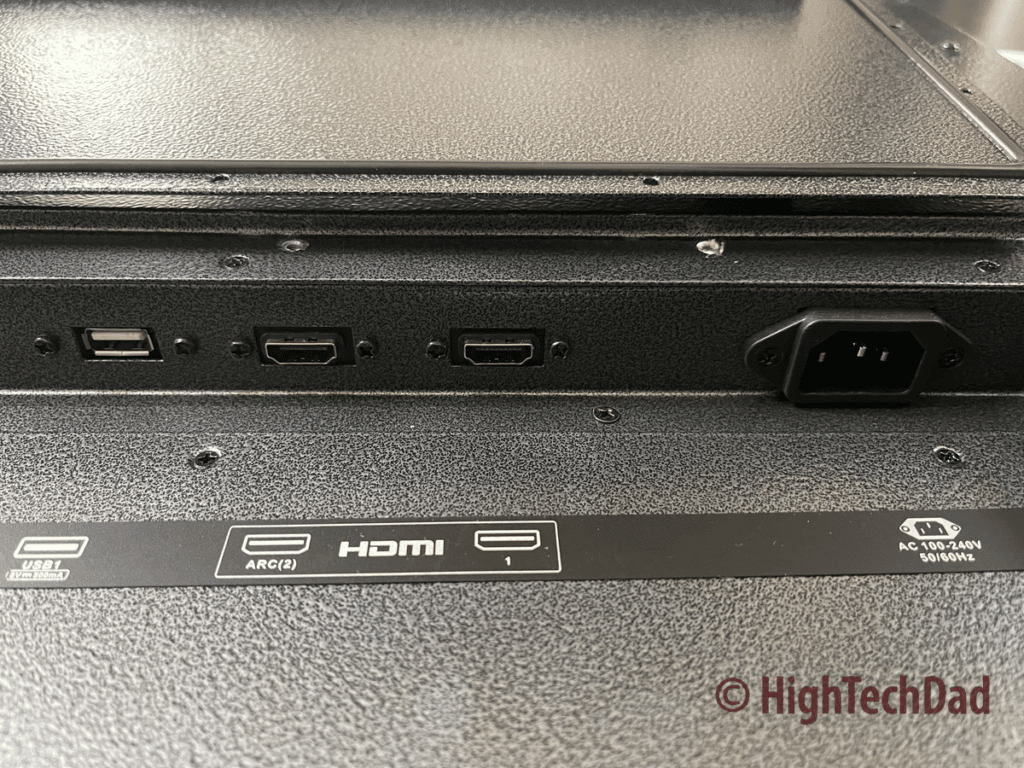 Reight ports and power - Sylvox Deck Pro Outdoor TV - HighTechDad review