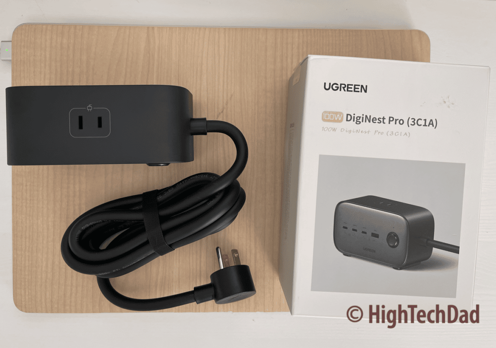 Top AC plug - UGREEN DigiNest Pro Power Strip - HighTechDad review