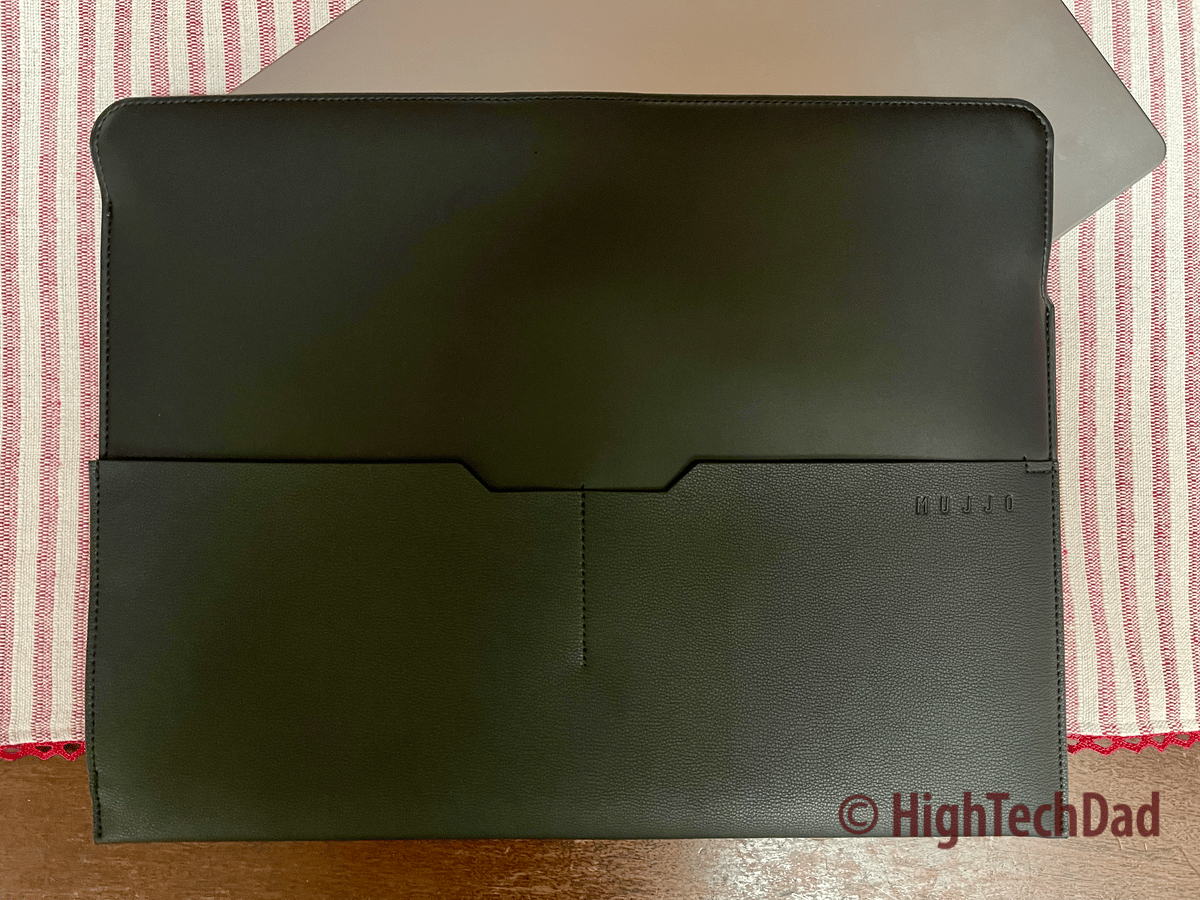 Mujjo Envoy laptop sleeve - HighTechDad review