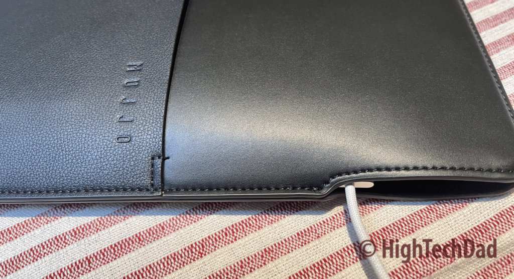 MagSafe charging is easy - Mujjo Envoy laptop sleeve - HighTechDad review