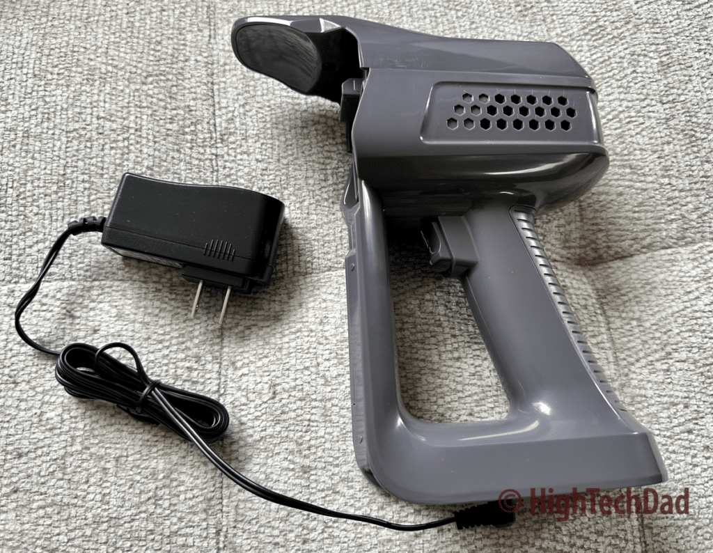 Detachable battery handle - Greenote Cordless Vacuum Cleaner - HighTechDad review