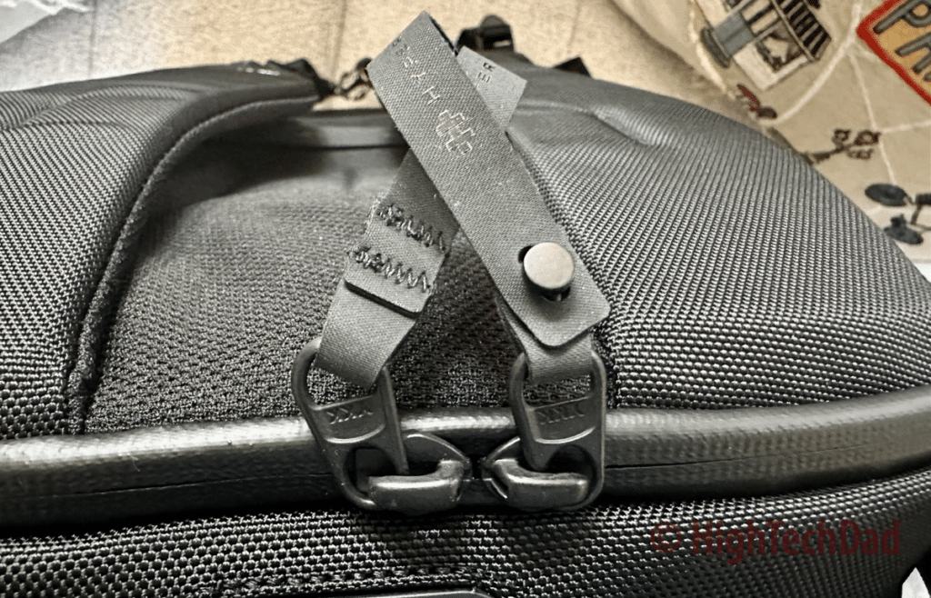 Attach zippers together - HyperDrive HyperPack Pro backpack - HighTechDad review