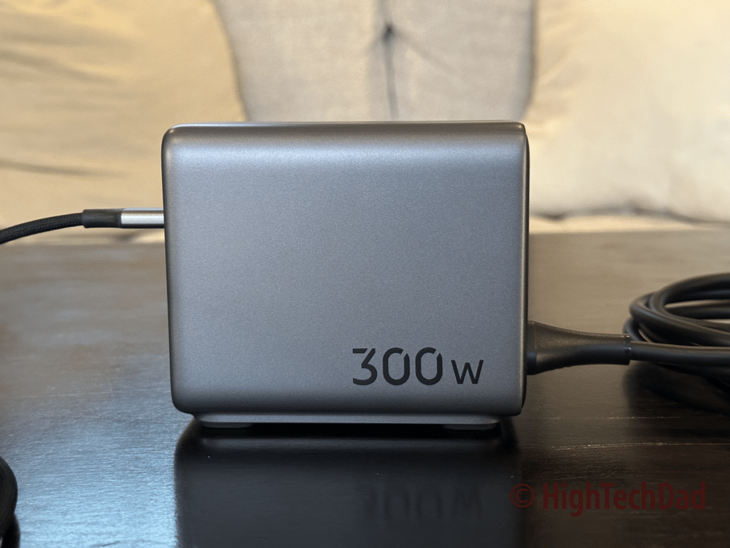 Side view - UGREEN 300W charger - HighTechDad review