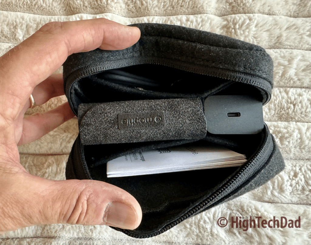 Everything organized - Mophie 3-in-1 Travel Charger - HighTechDad review