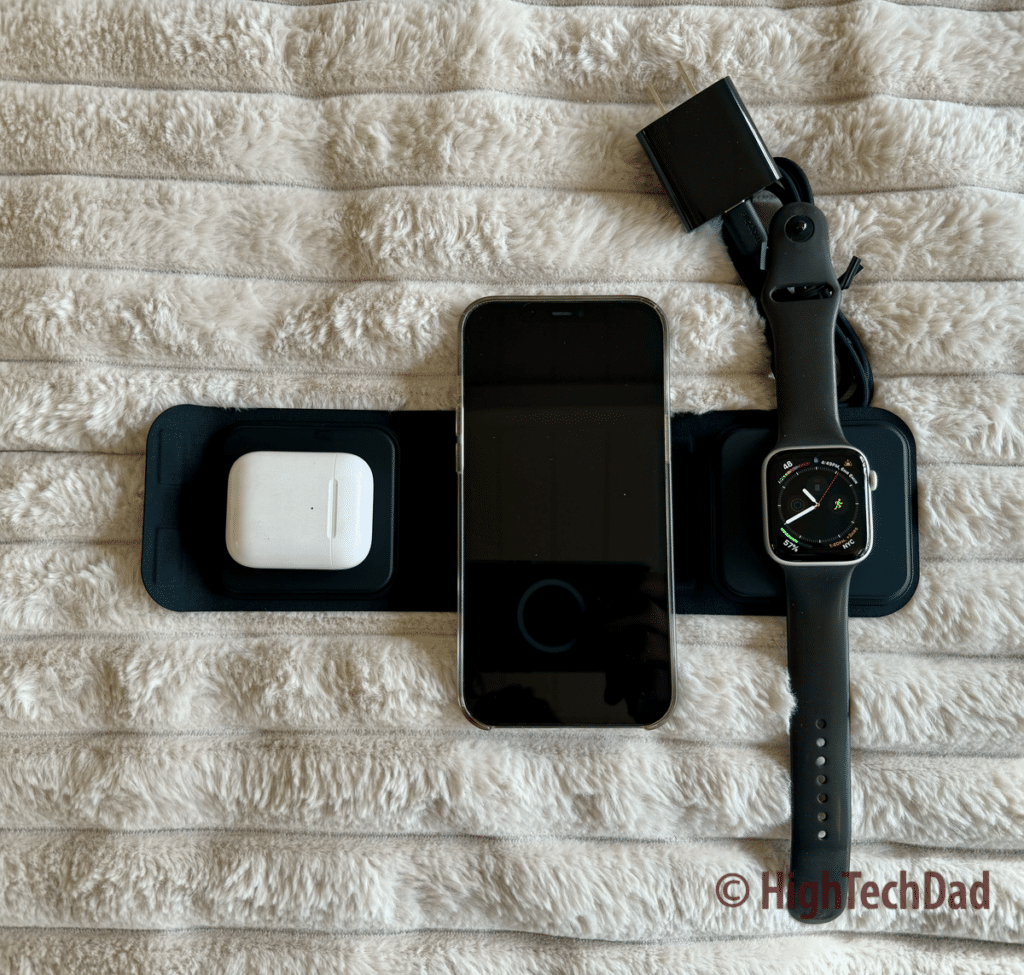 All 3 devices handled - Mophie 3-in-1 Travel Charger - HighTechDad review