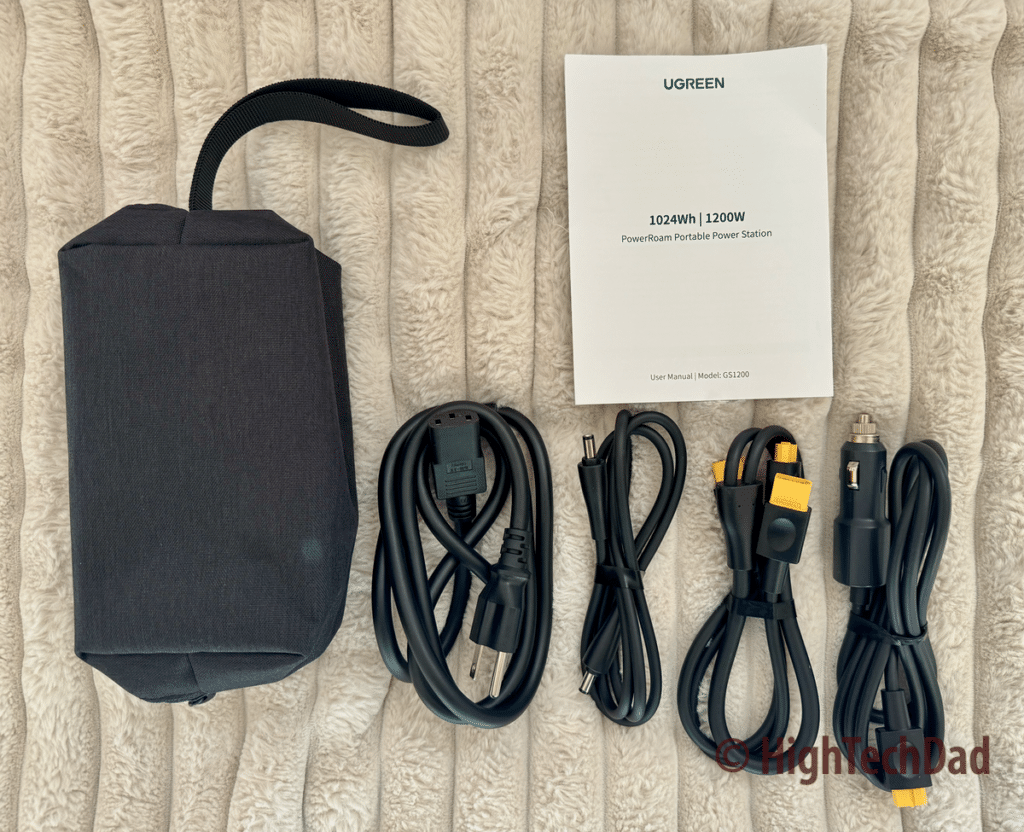 Included cables and carrier bag - UGREEN PowerRoam Power Station - HighTechDad review