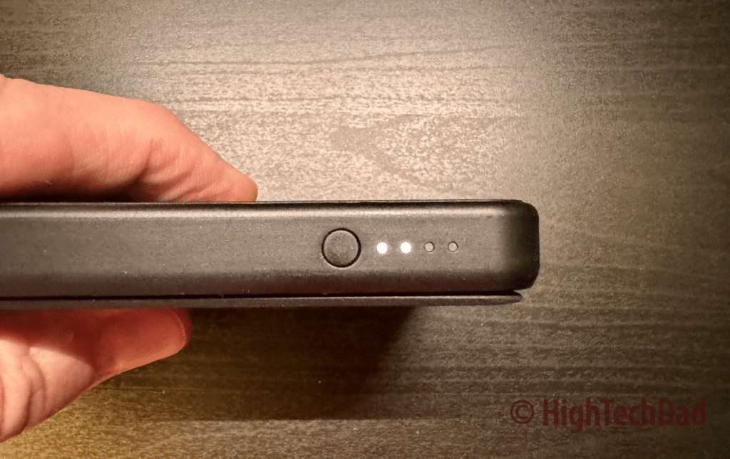 Battery level indicators - Mophie snap+ juice pack mini with stand - HighTechDad review