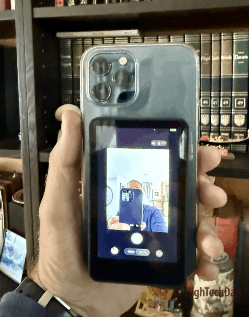 Portrait view - SYNCO XView M4 Phone Monitor - HighTechDad review