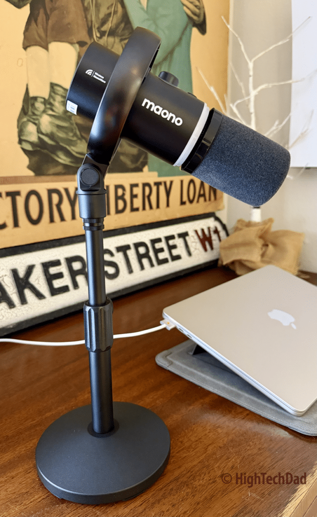 Desktop stand - Maono PD200W Hybrid Microphone - HighTechDad Review